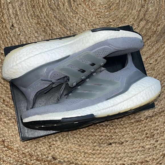 Adidas Ultraboost 21 Size 10.5 - Picture 5 of 8